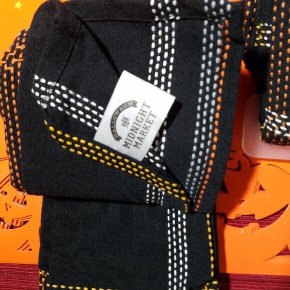 Halloween Table Decorations - Picture 5 of 6